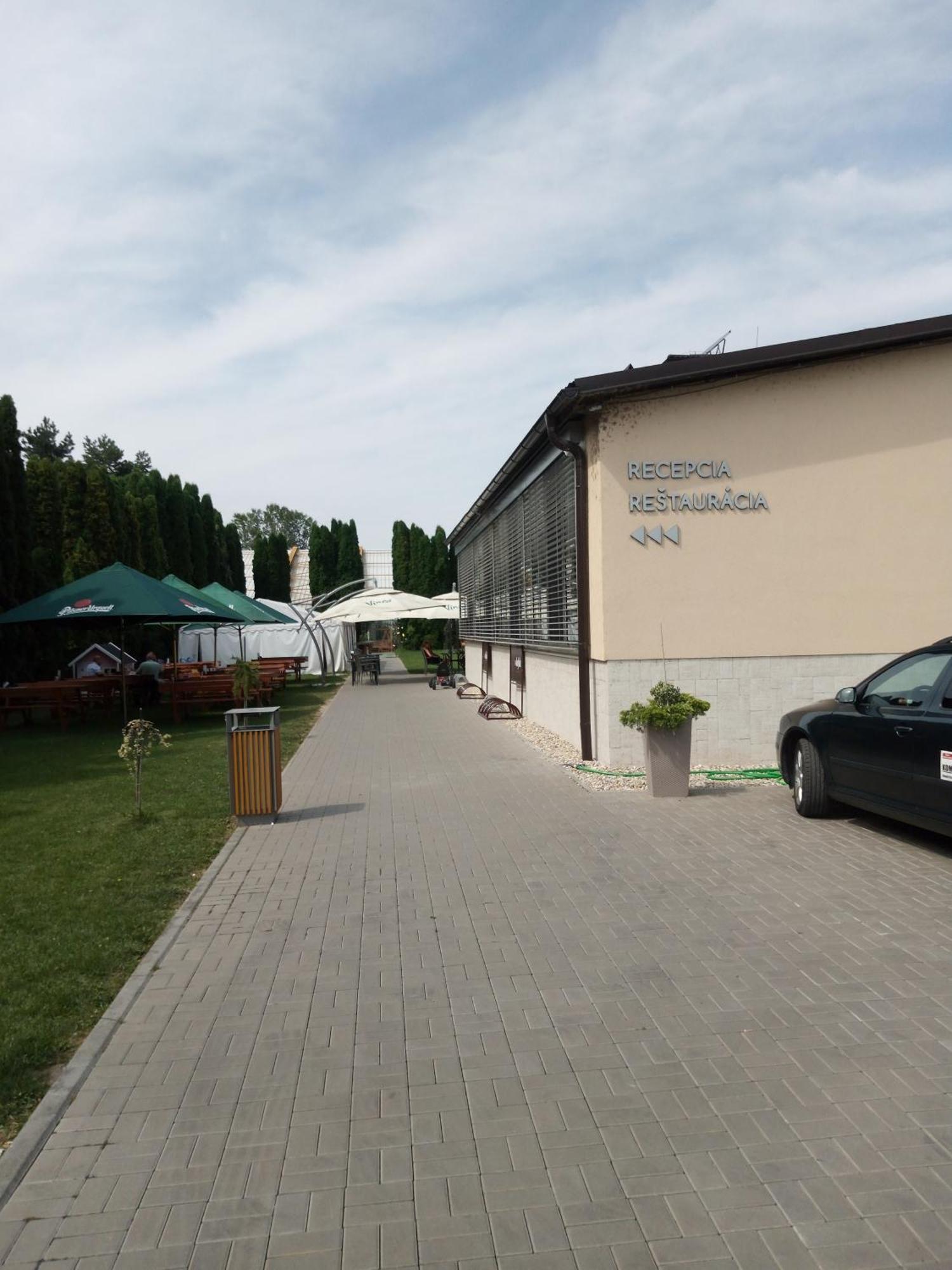 Penzion Adriana Nové Mesto nad Váhom 外观 照片